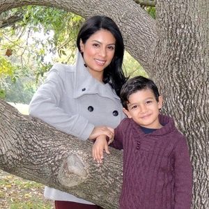 Meet your Posher, Dina